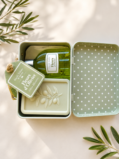 Coffret Fleurs d’Olivier ouvert avec eau de toilette et savon parfumé