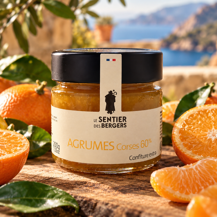 Confiture extra d'agrumes corses 60 % – 200 g – Le Sentier des Bergers, mise en scène premium illustrée avec clémentines et oranges